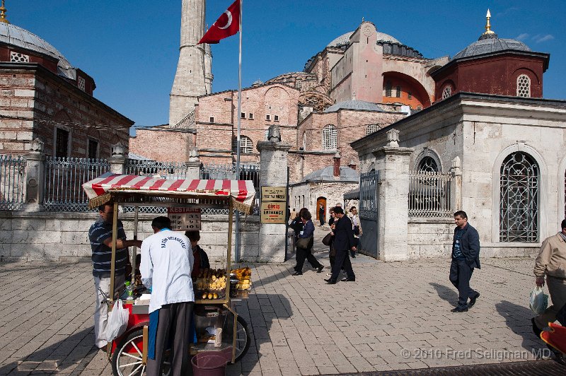 20100401_075158 D3.jpg - Exit of Haghia Sophia